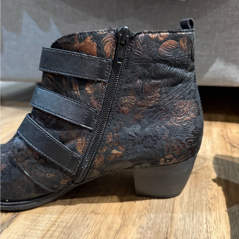 Remonte Floral Embossed Buckle Ankle Boots Size 41 US 10 - Picture 5 of 8